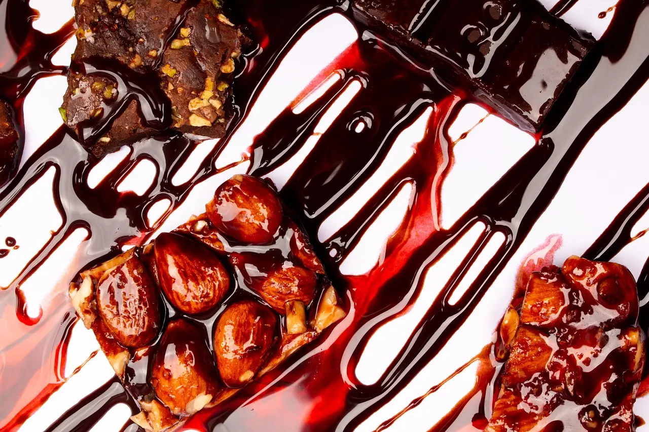 High-Protein “Snickers” Yogurt Bowl (Gluten-Free & Refined Sugar-Free)