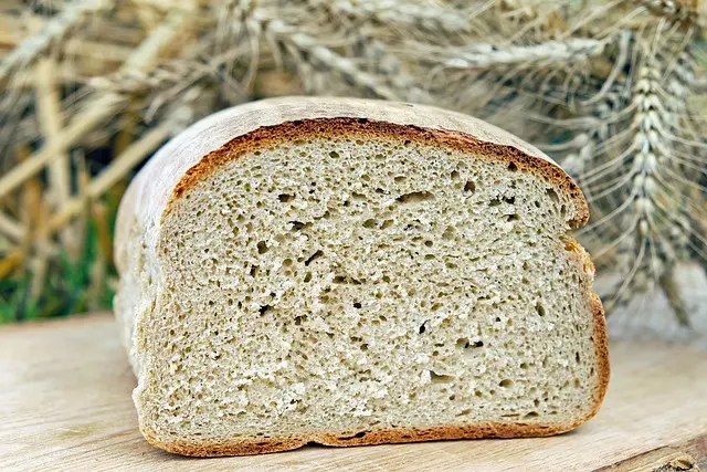 Soft Gluten-Free Sandwich Bread with Olive Oil and Psyllium Husk